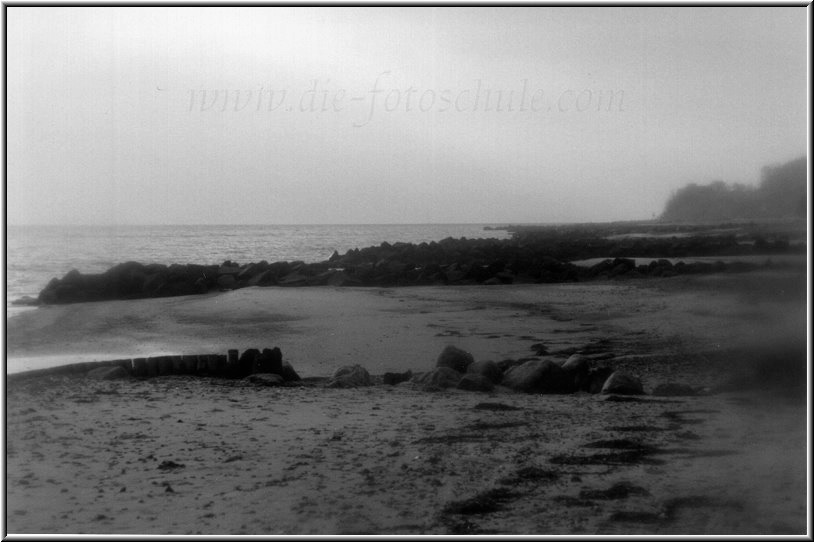 Softfilter Ostsee Strand mit Steinen Pollern.jpg - Softfilteridylle am Strand